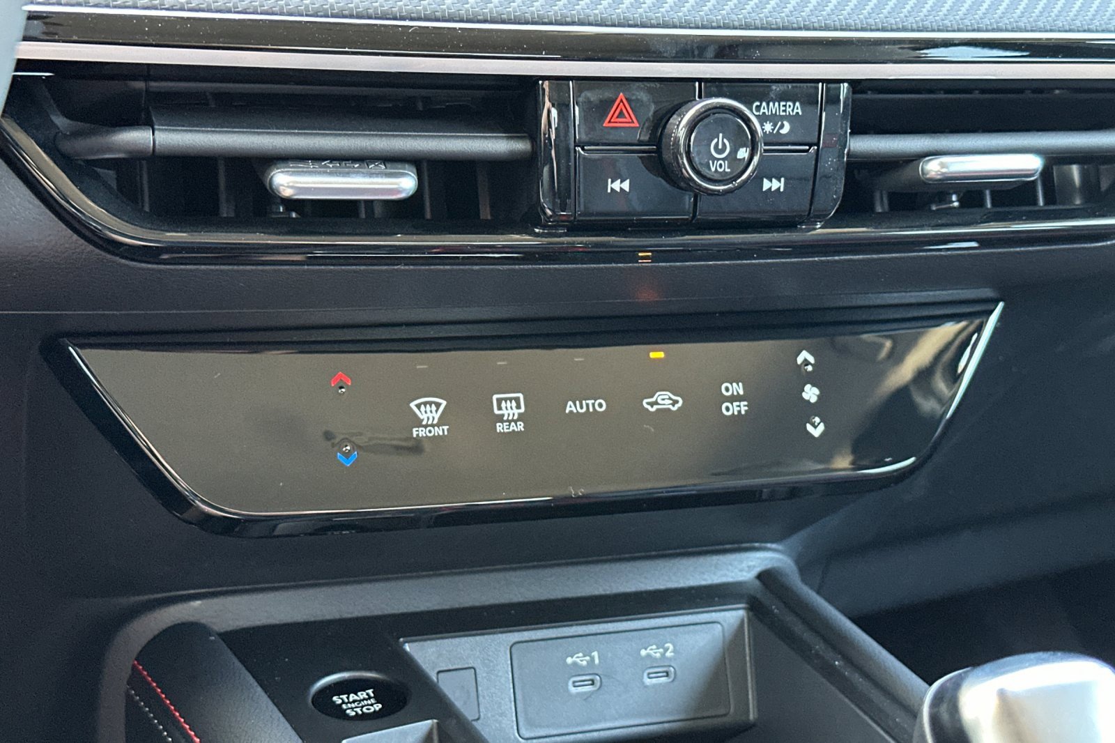 New 2025 Nissan Kicks SR image 17