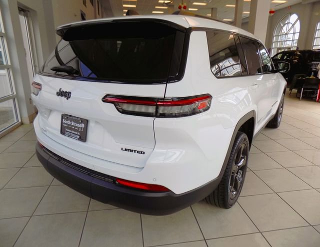 Certified 2025 Jeep Grand Cherokee L Limited w/ Black Appearance Package image 5