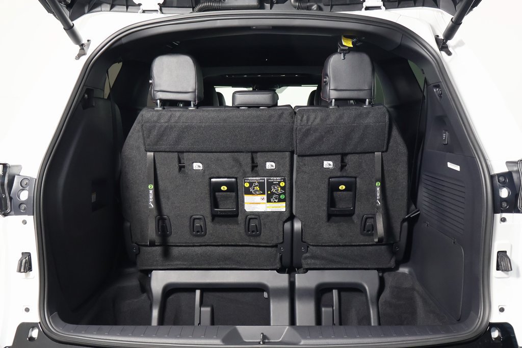 New 2026 Toyota Sienna XSE FWD image 9