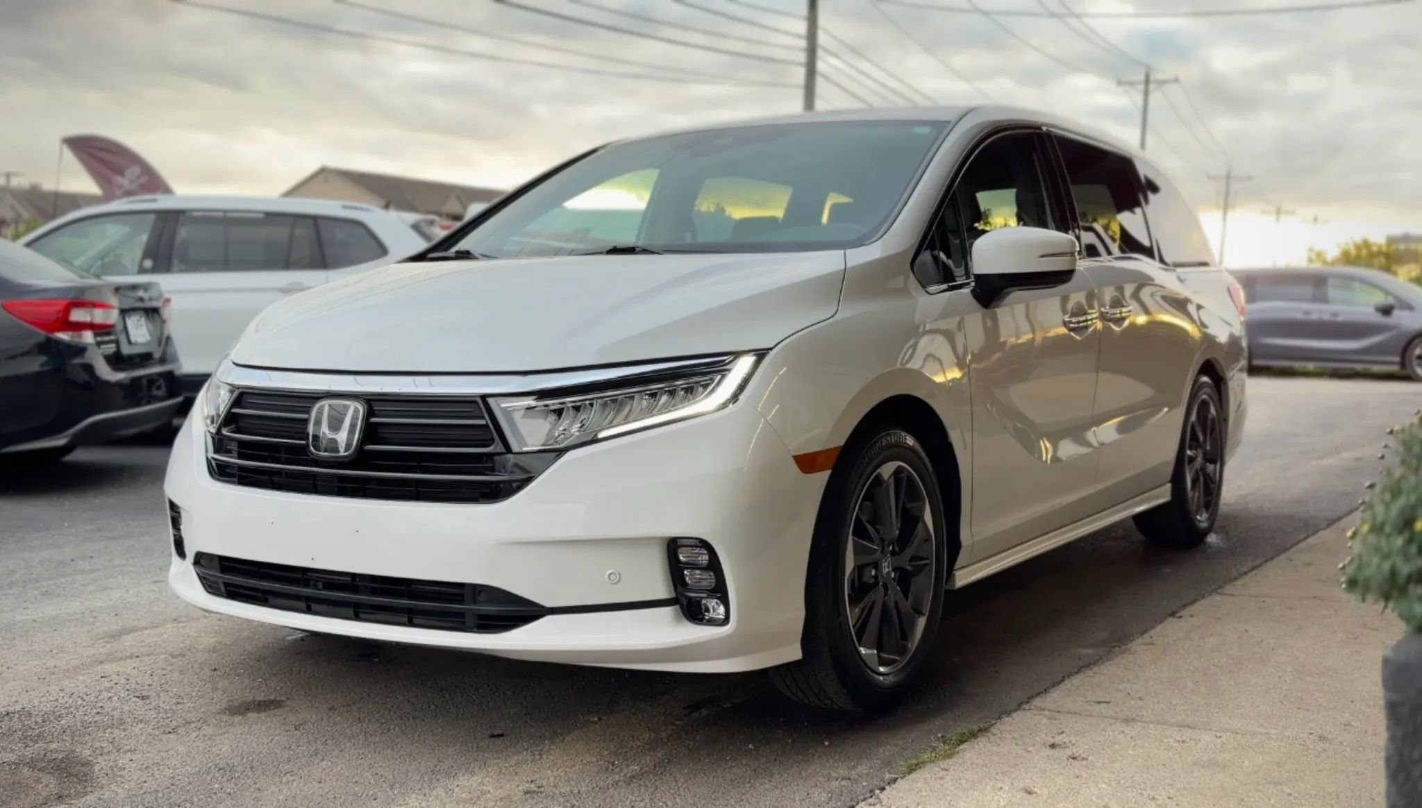 Used 2022 Honda Odyssey Elite image 5