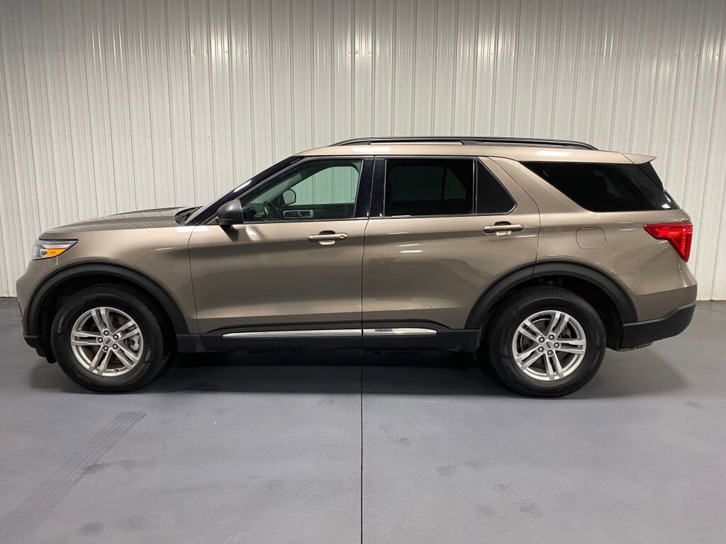 Used 2021 Ford Explorer XLT image 21