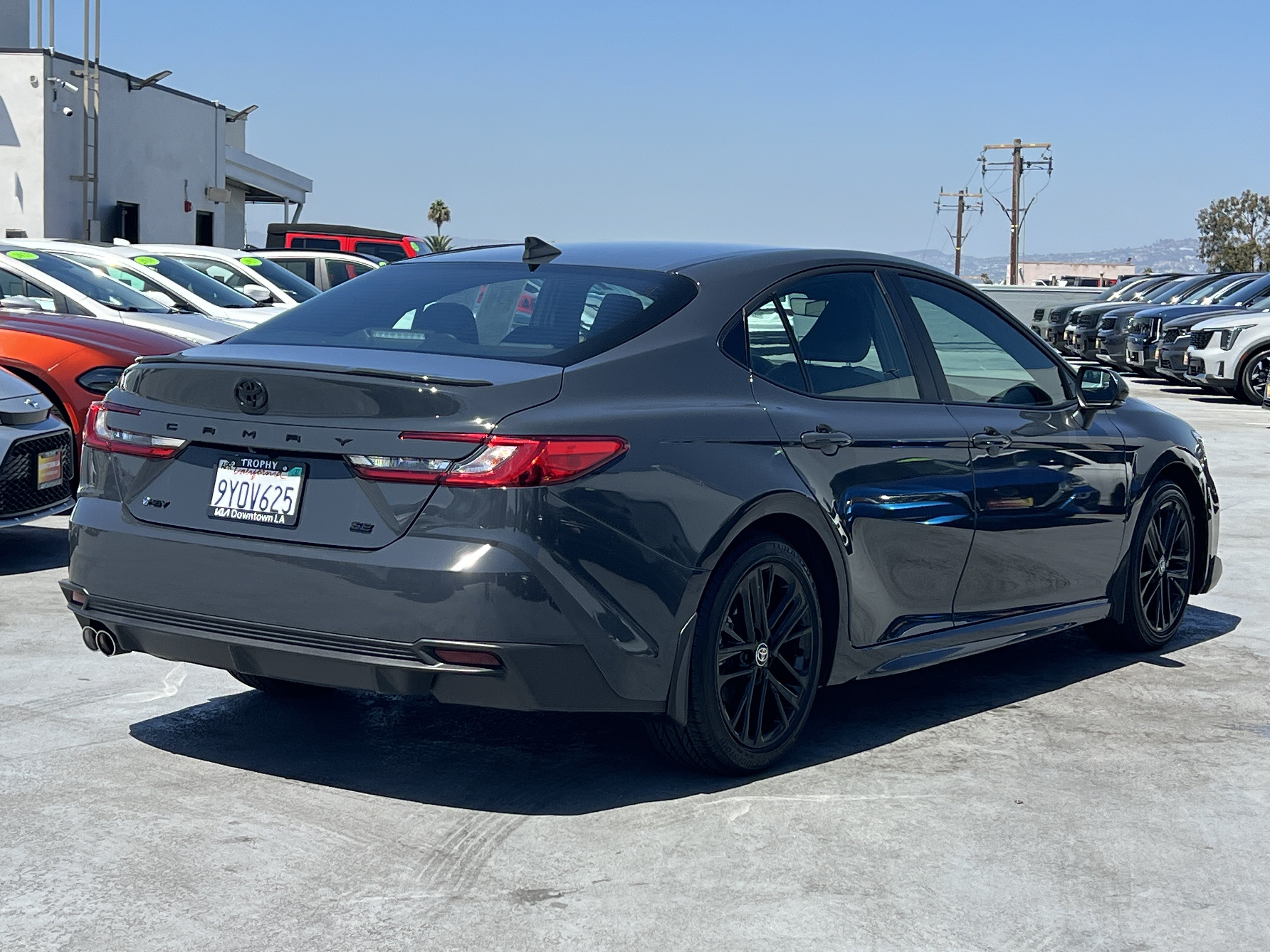 Used 2026 Toyota Camry SE w/ Convenience Package FWD image 8