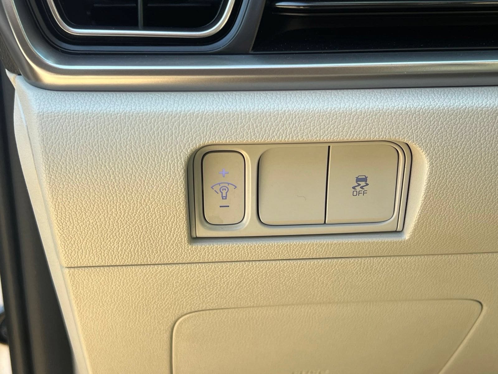 Used 2025 Kia Sorento S FWD image 25