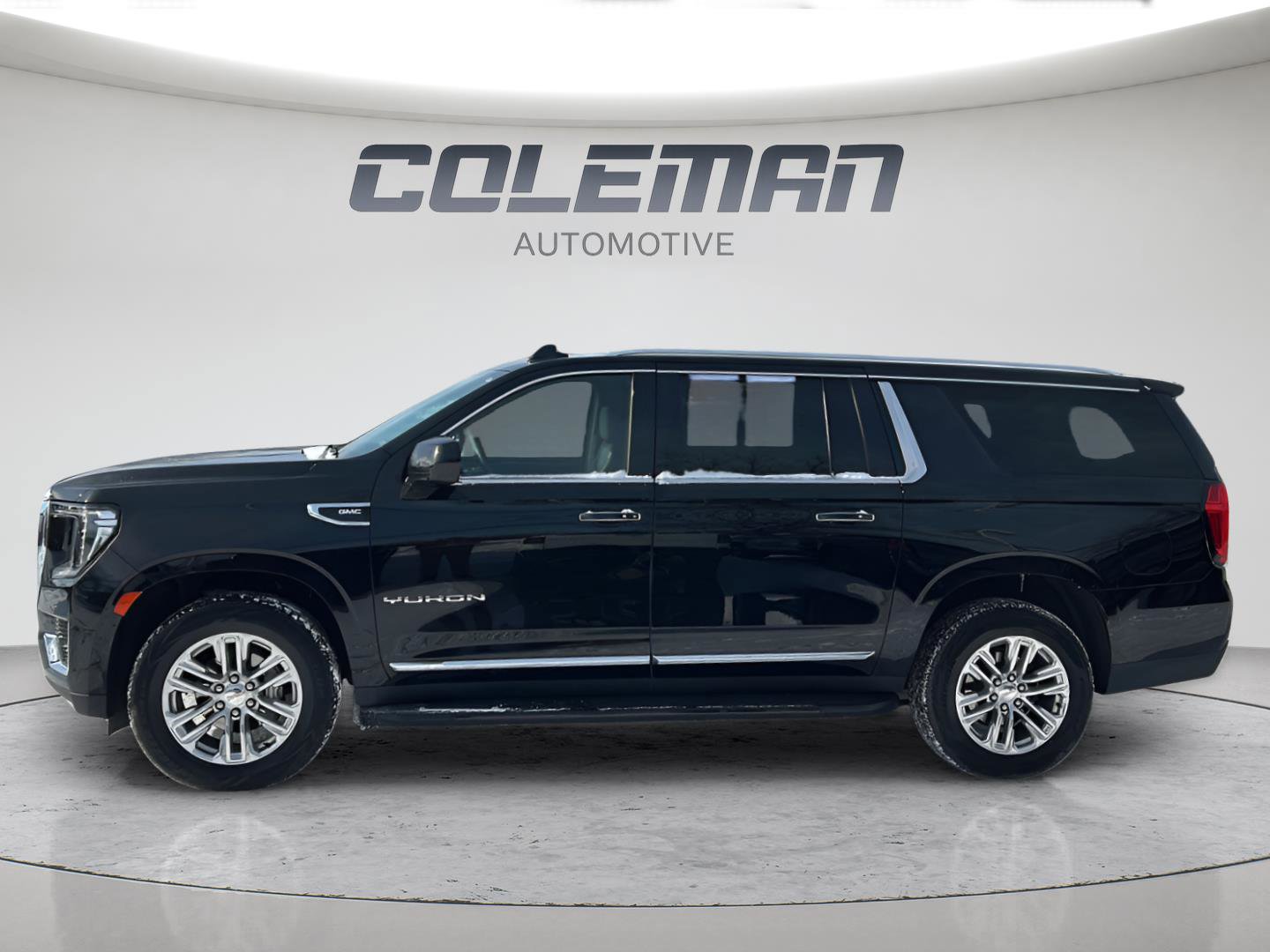 Used 2024 GMC Yukon XL SLT AWD/4WD image 5