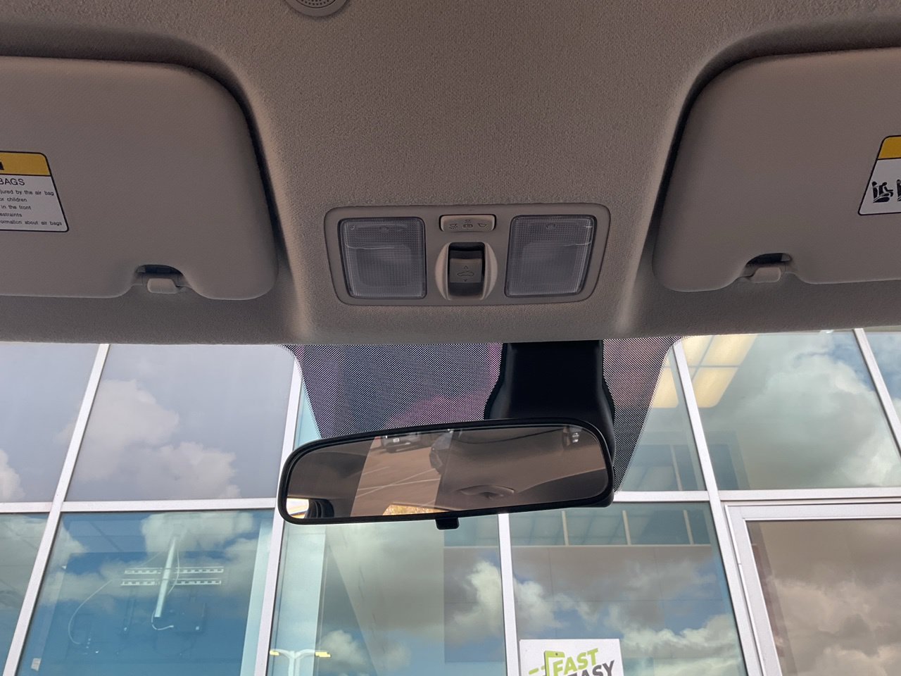 Used 2025 Hyundai Venue SEL FWD image 15