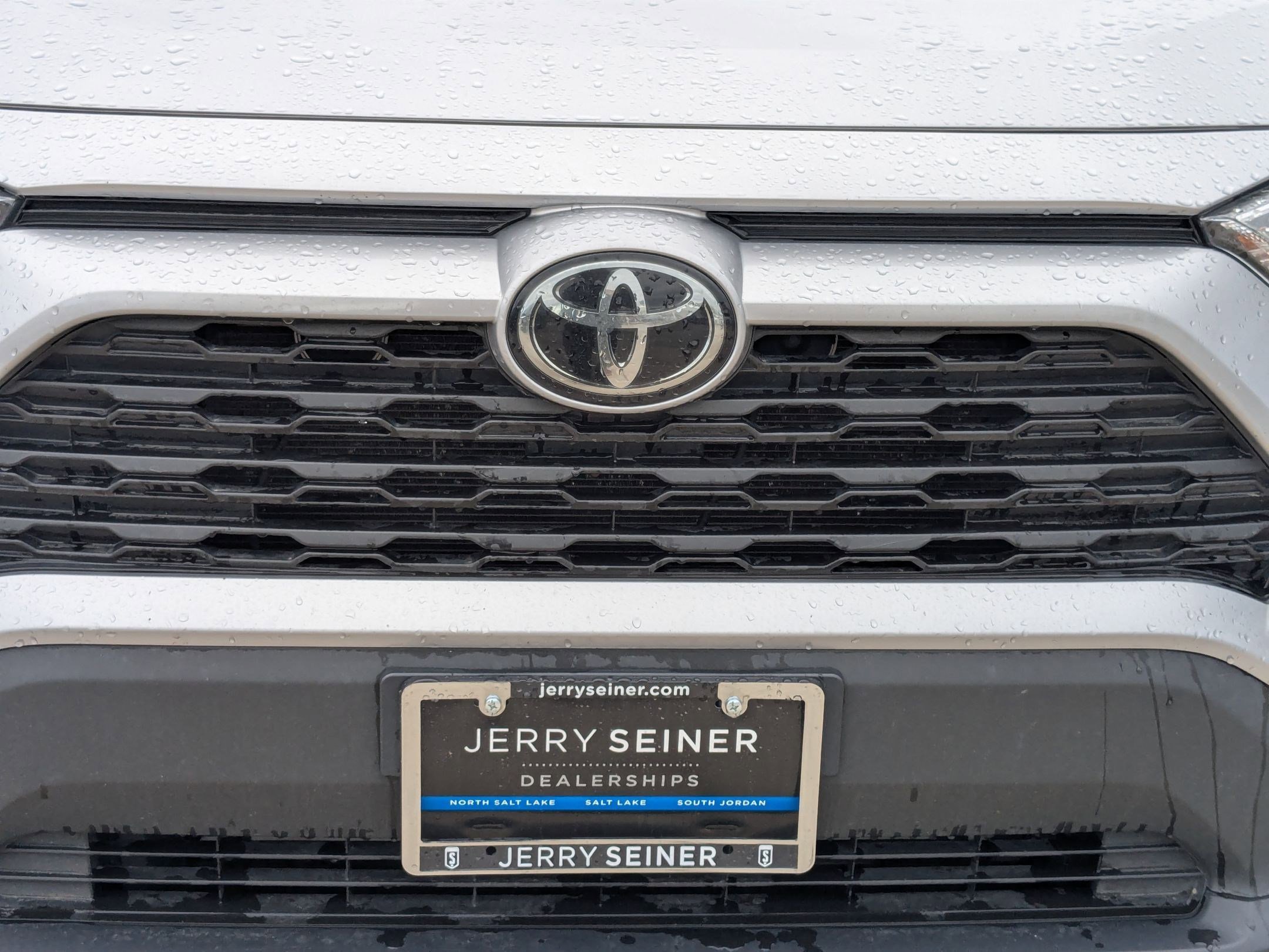 Used 2020 Toyota RAV4 XLE image 9