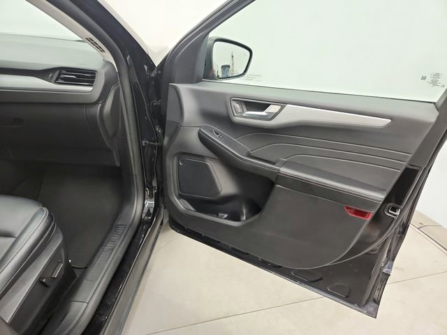 Used 2025 Ford Escape Platinum image 41