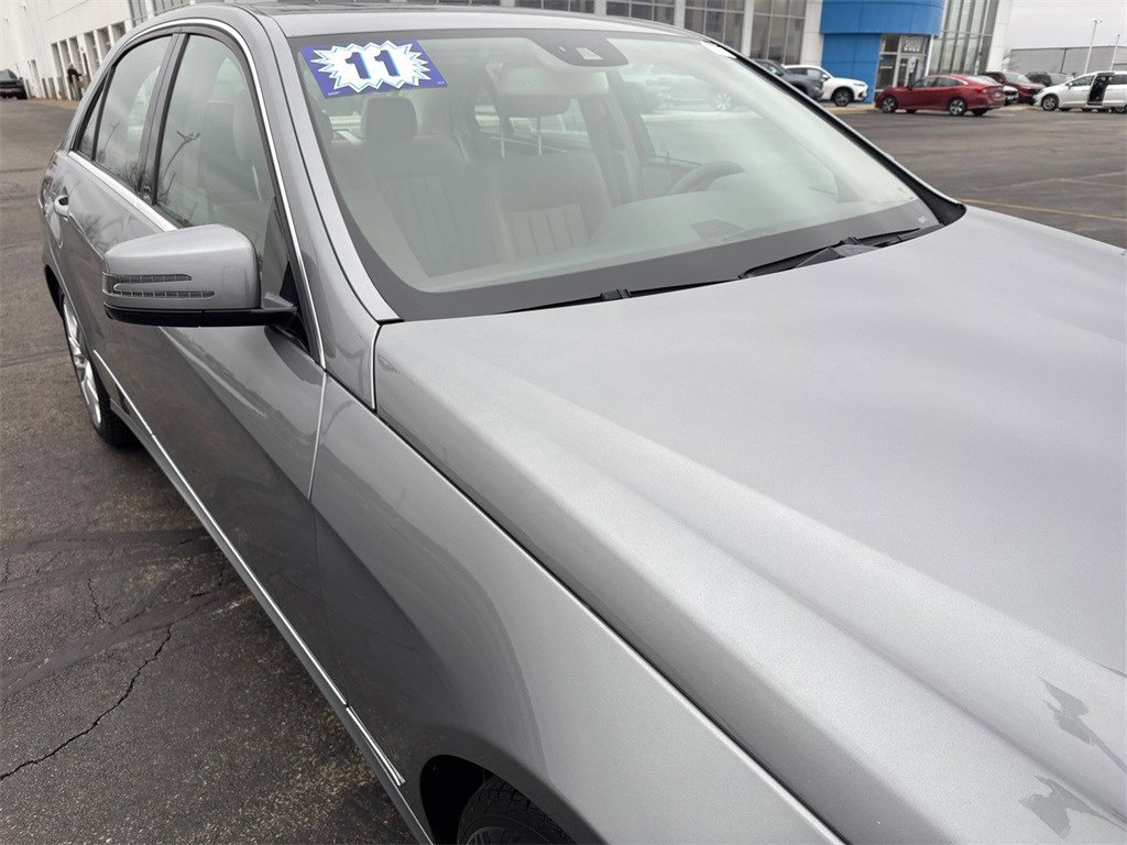 Used 2011 Mercedes-Benz E 550 4MATIC Sedan image 12