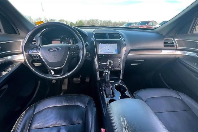 Used 2019 Ford Explorer Limited w/ Class III Trailer Tow Package image 7