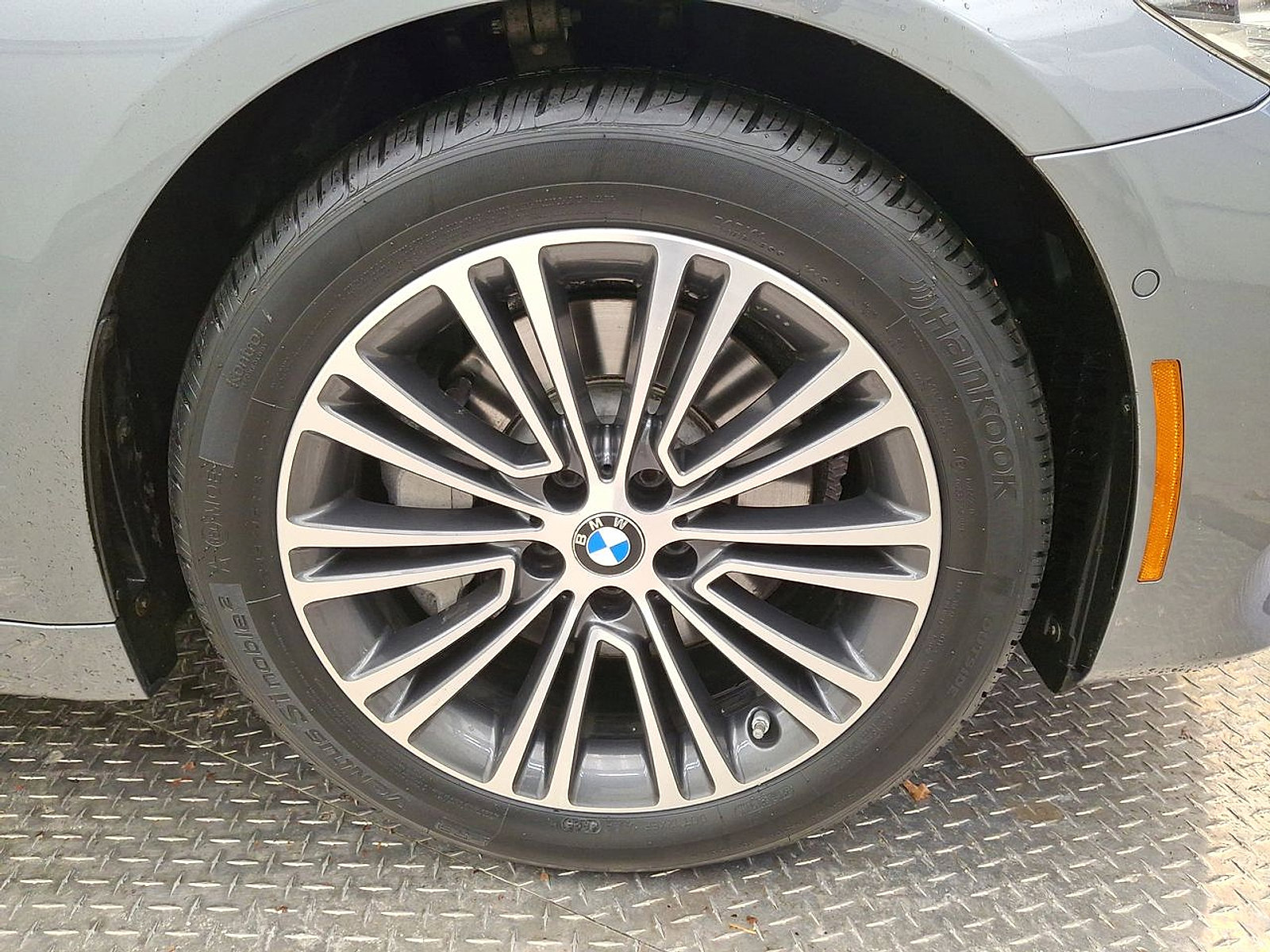 Used 2017 BMW 530i xDrive image 27