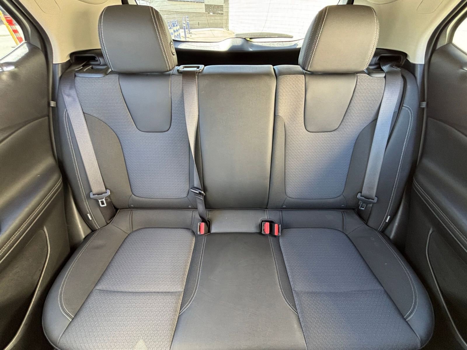 Used 2025 Buick Encore GX Preferred image 38