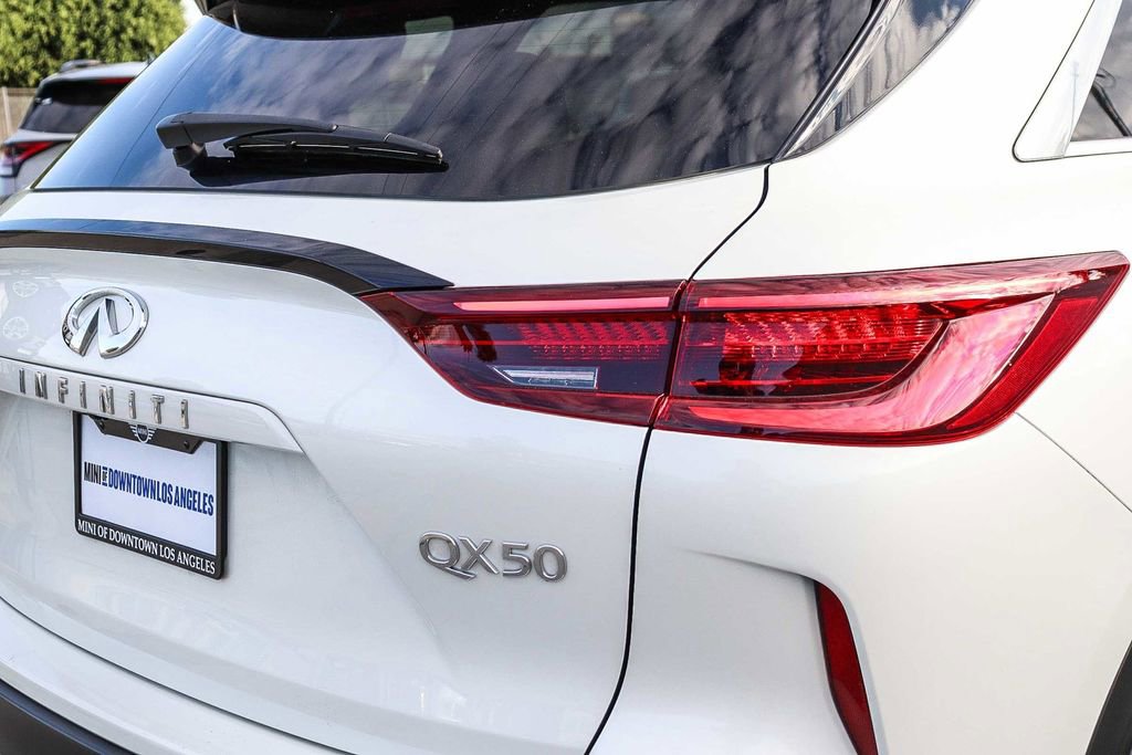 Used 2022 INFINITI QX50 Luxe w/ Appearance Package image 9