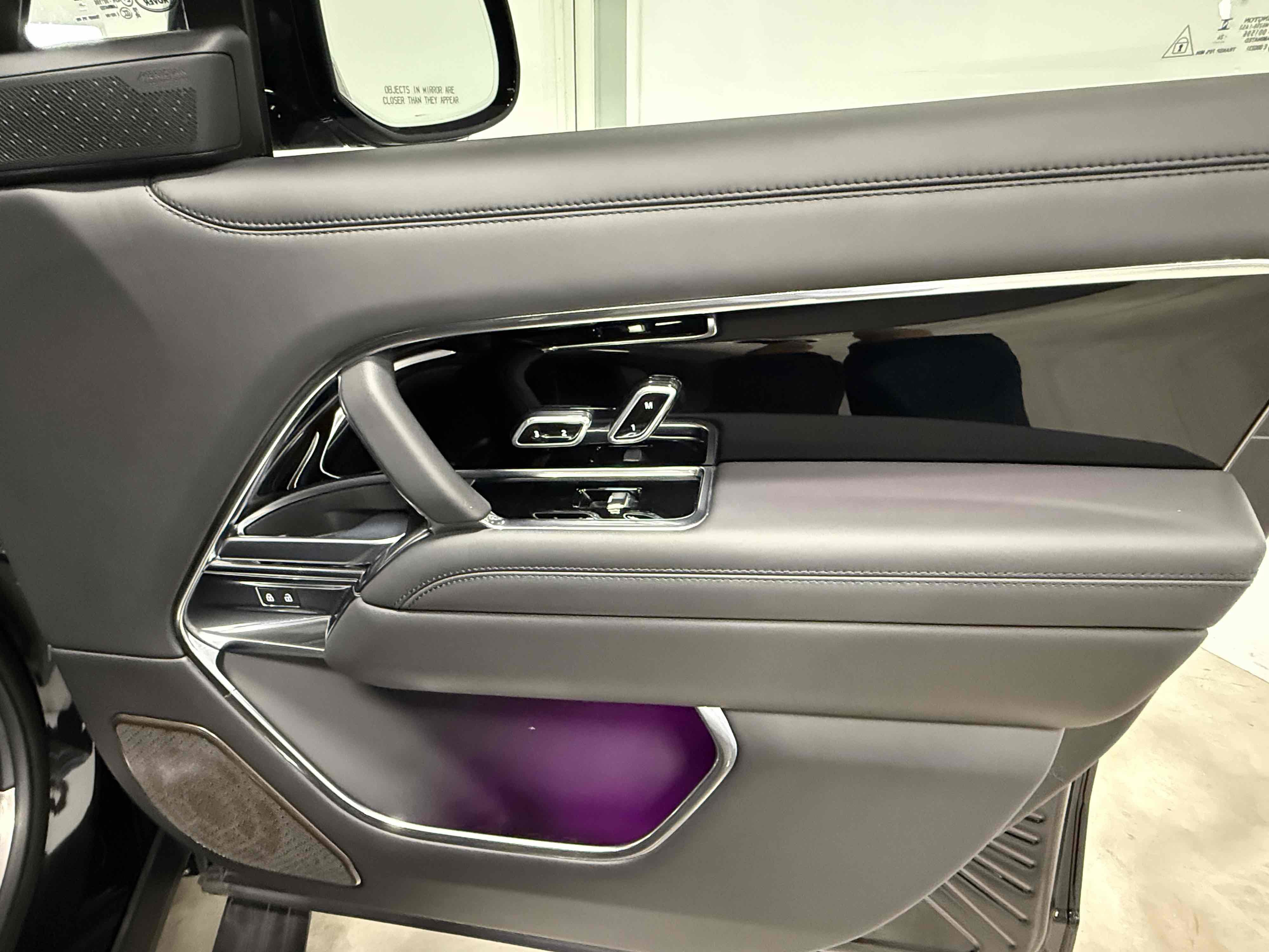 Used 2025 Land Rover Range Rover Long Wheelbase Autobiography image 67