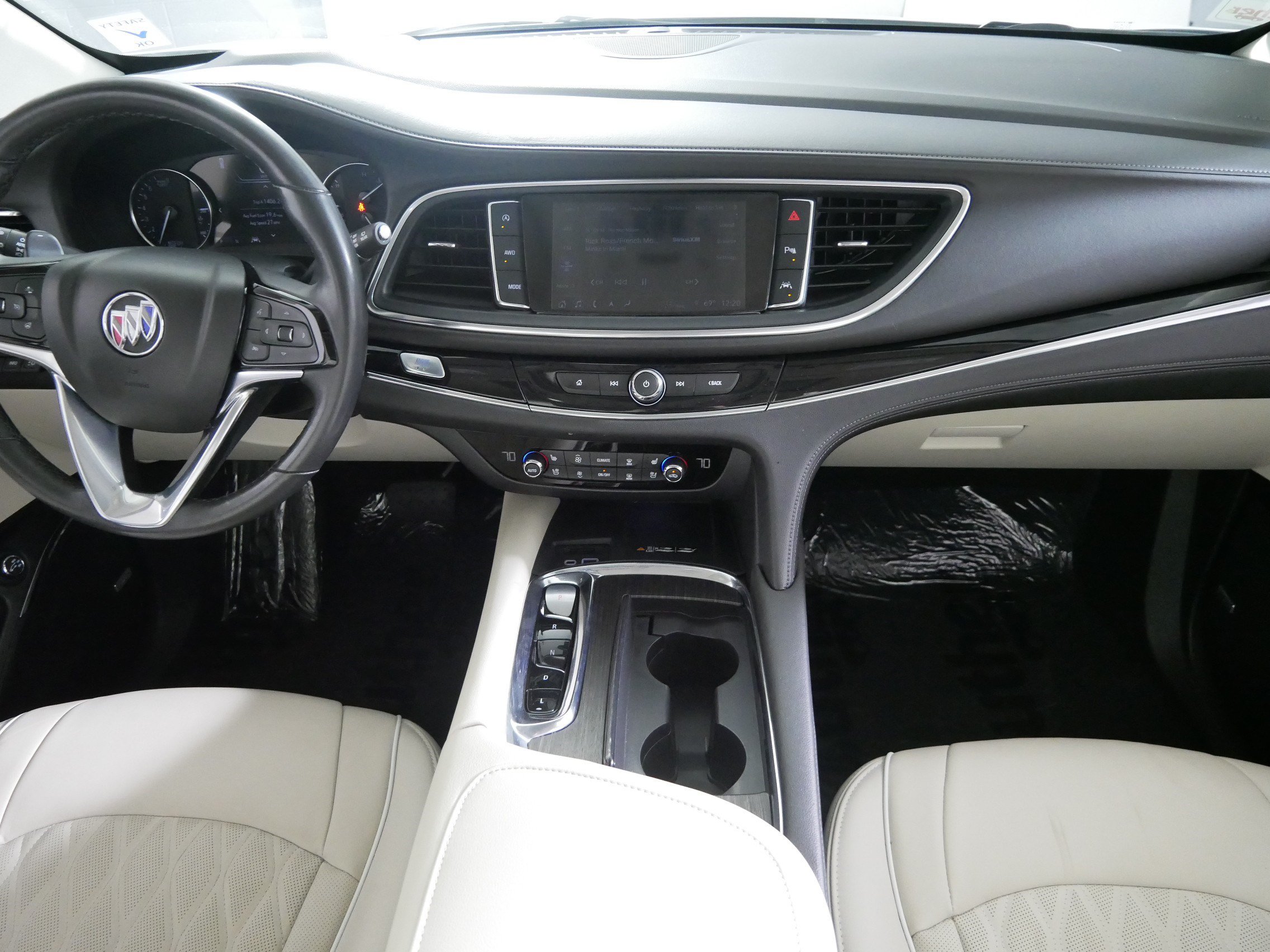 Certified 2023 Buick Enclave Avenir w/ Avenir Technology Package AWD/4WD image 10