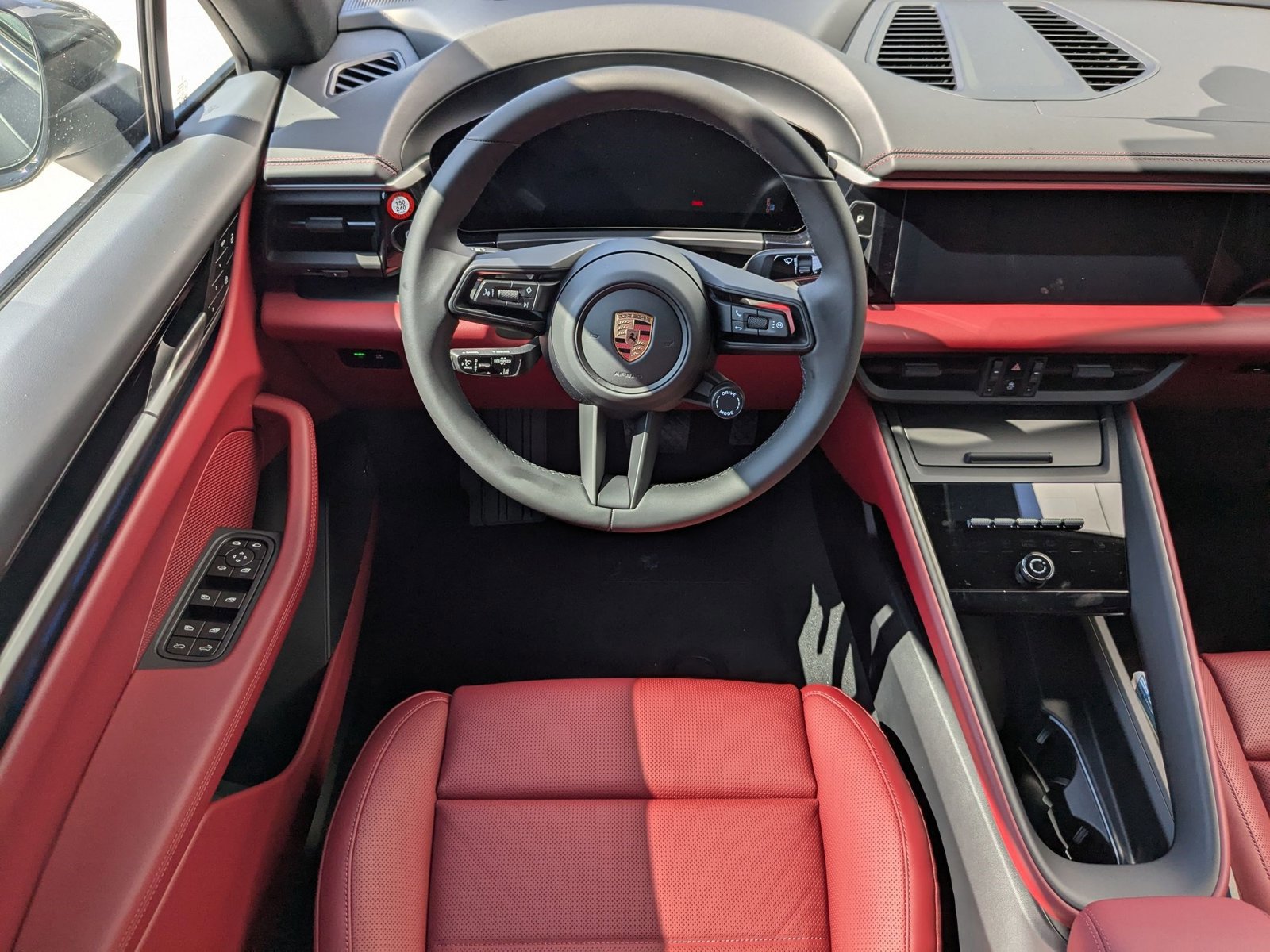New 2025 Porsche Macan Electric image 16