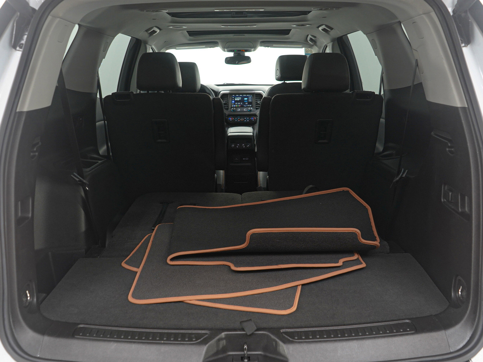 Used 2023 GMC Acadia AT4 w/ Technology Package image 9