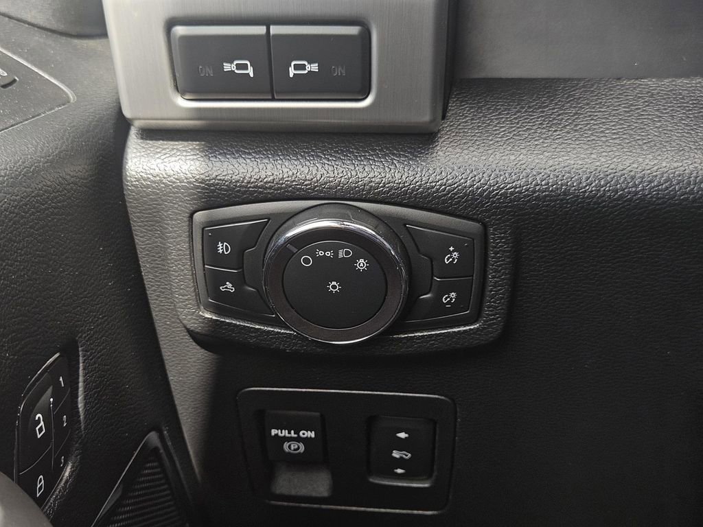 Used 2020 Ford F150 Platinum w/ Equipment Group 701A Luxury image 36