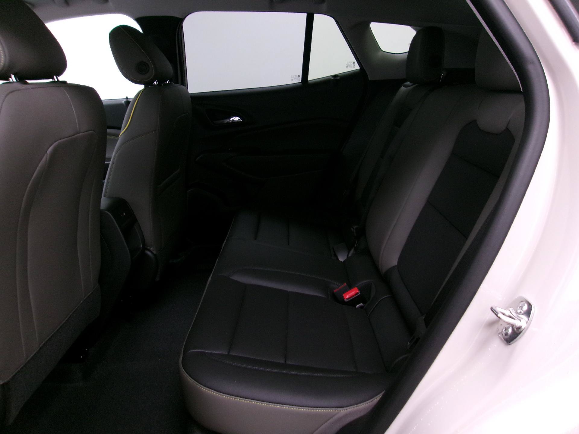 New 2026 Chevrolet Trax ACTIV w/ Driver Confidence Package FWD image 9