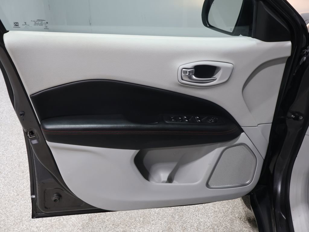 Used 2019 Jeep Compass Limited image 13