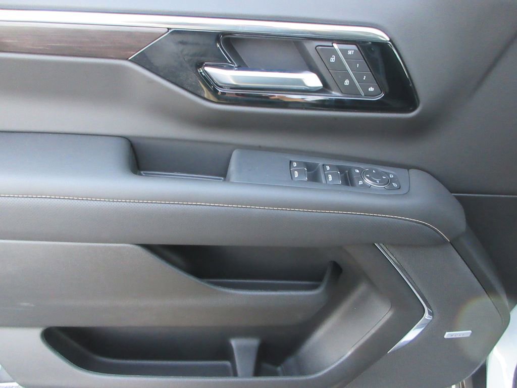 New 2026 Chevrolet Suburban Premier w/ Sun And Tow Package image 23