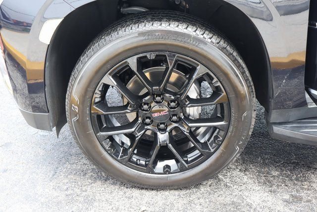 Certified 2023 GMC Yukon XL Denali image 9