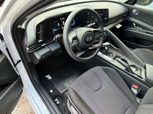 New 2026 Hyundai Elantra SE image 7