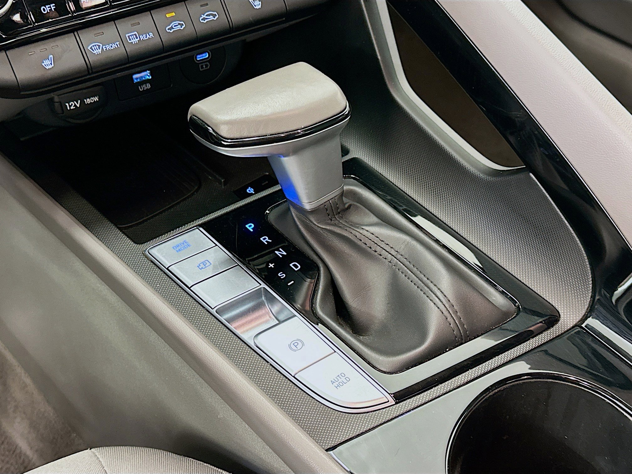 Used 2025 Hyundai Elantra SEL FWD image 25