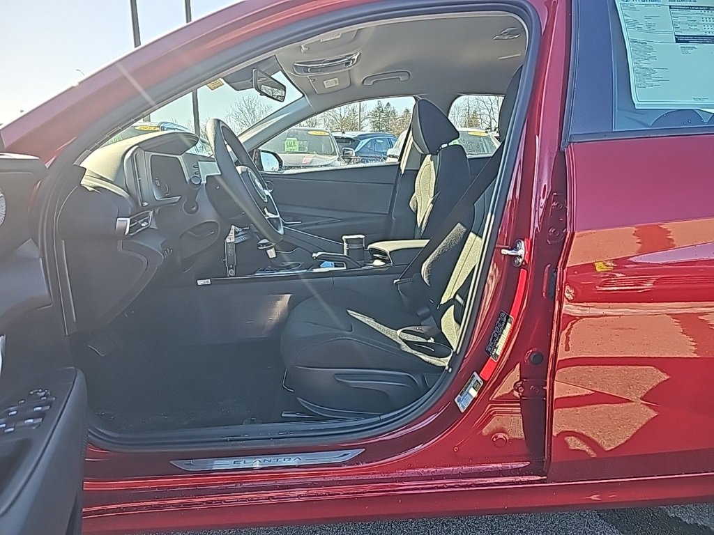 New 2026 Hyundai Elantra SE image 9