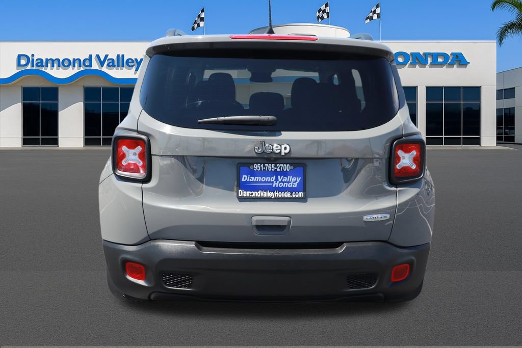 Used 2021 Jeep Renegade Latitude FWD image 5