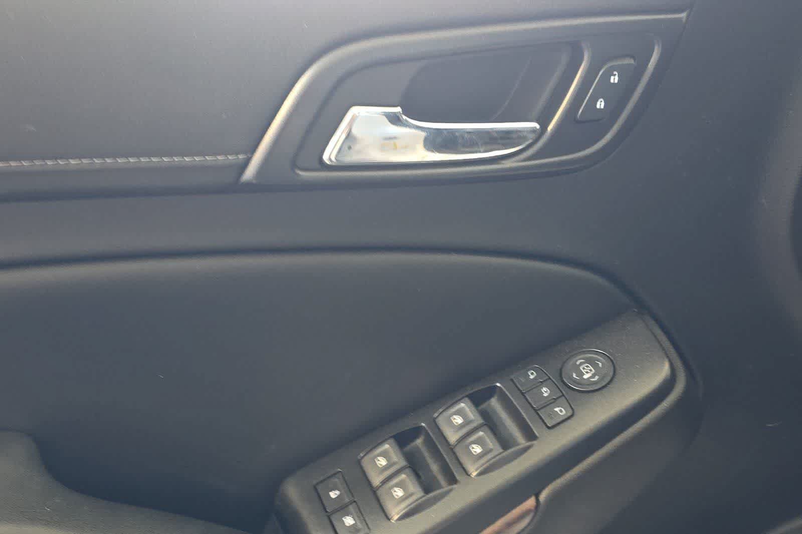 Used 2018 GMC Yukon SLT AWD/4WD image 15