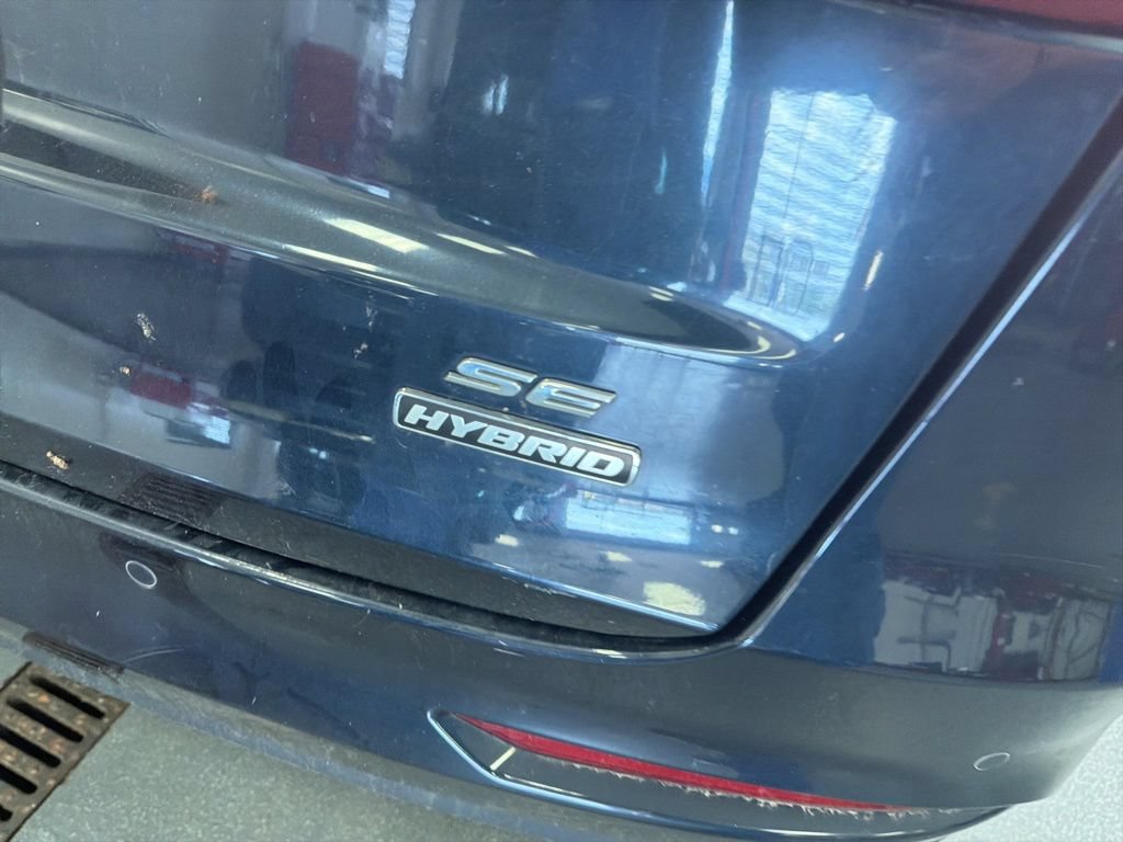 Used 2020 Ford Fusion SE FWD image 8