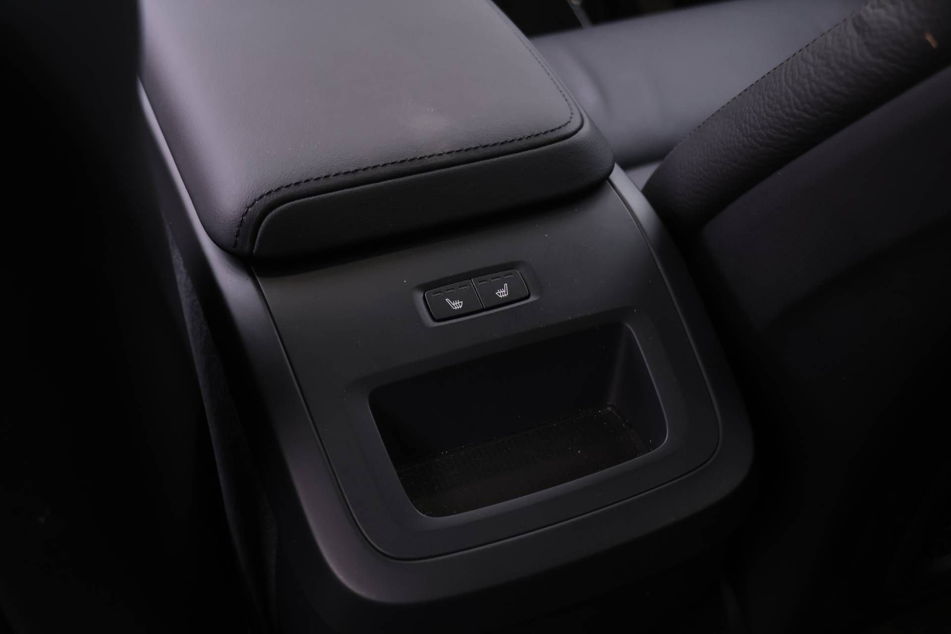 Certified 2023 Volvo XC60 B5 Plus w/ Climate Package AWD/4WD image 15