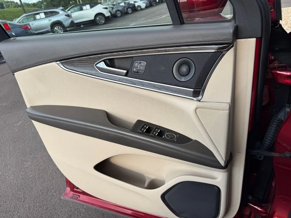 Used 2019 Lincoln Nautilus Reserve AWD/4WD image 17