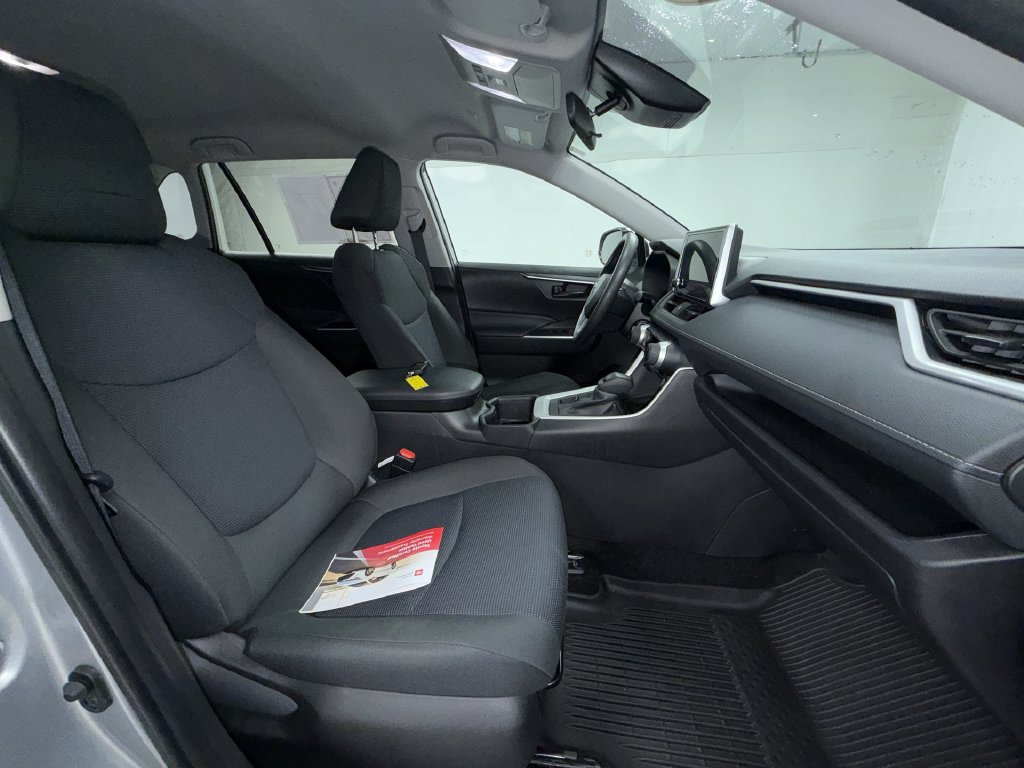Certified 2024 Toyota RAV4 LE AWD/4WD image 19