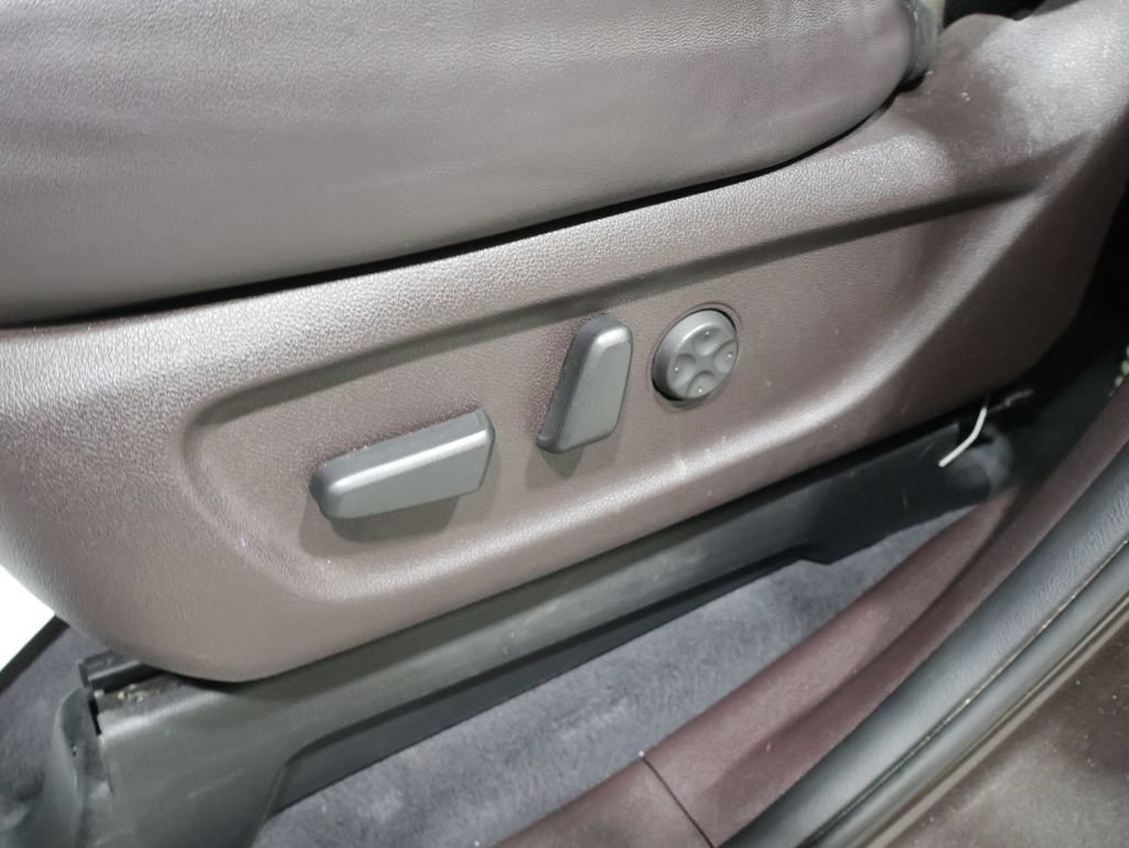 Used 2015 Kia Sedona SX Limited FWD image 12