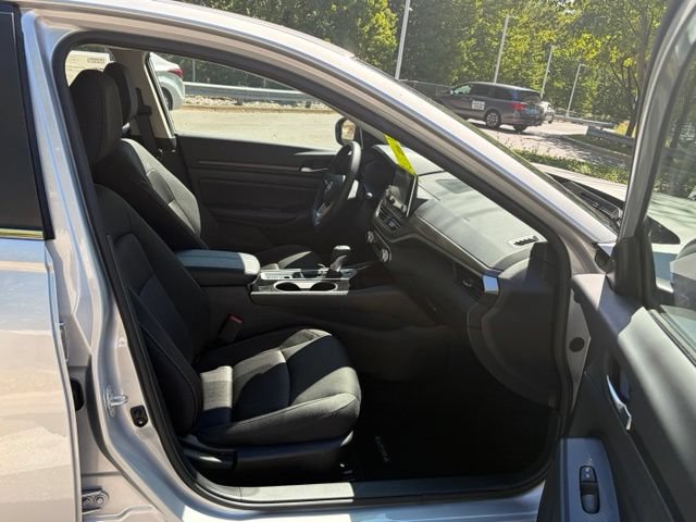 Used 2024 Nissan Altima 2.5 SV AWD/4WD image 28