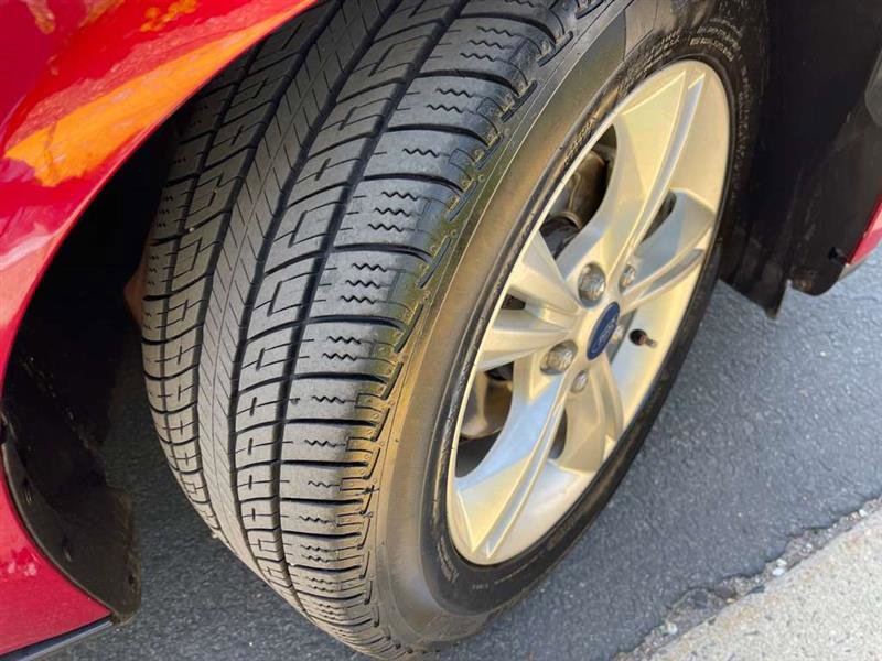 Used 2014 Ford Focus SE image 30