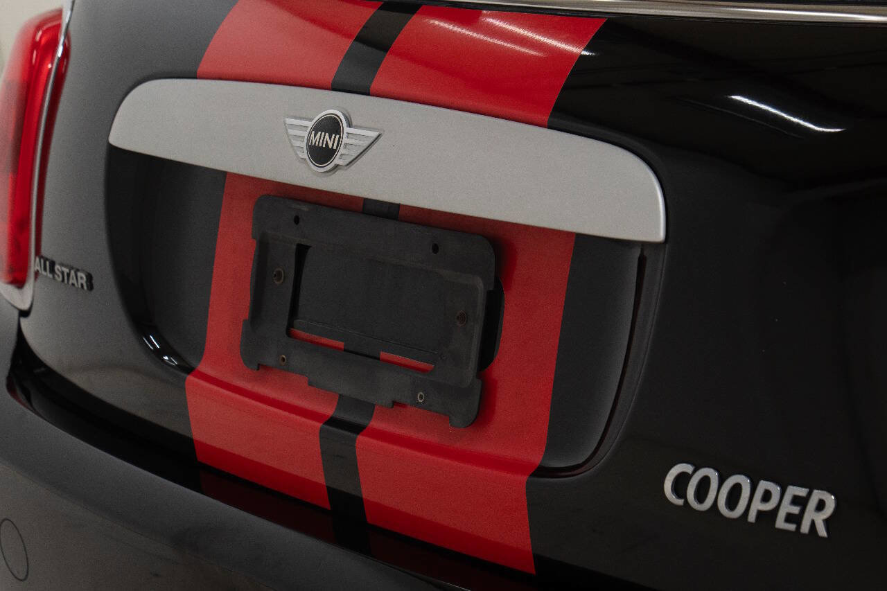 Used 2015 MINI Cooper 2-Door Hardtop image 14