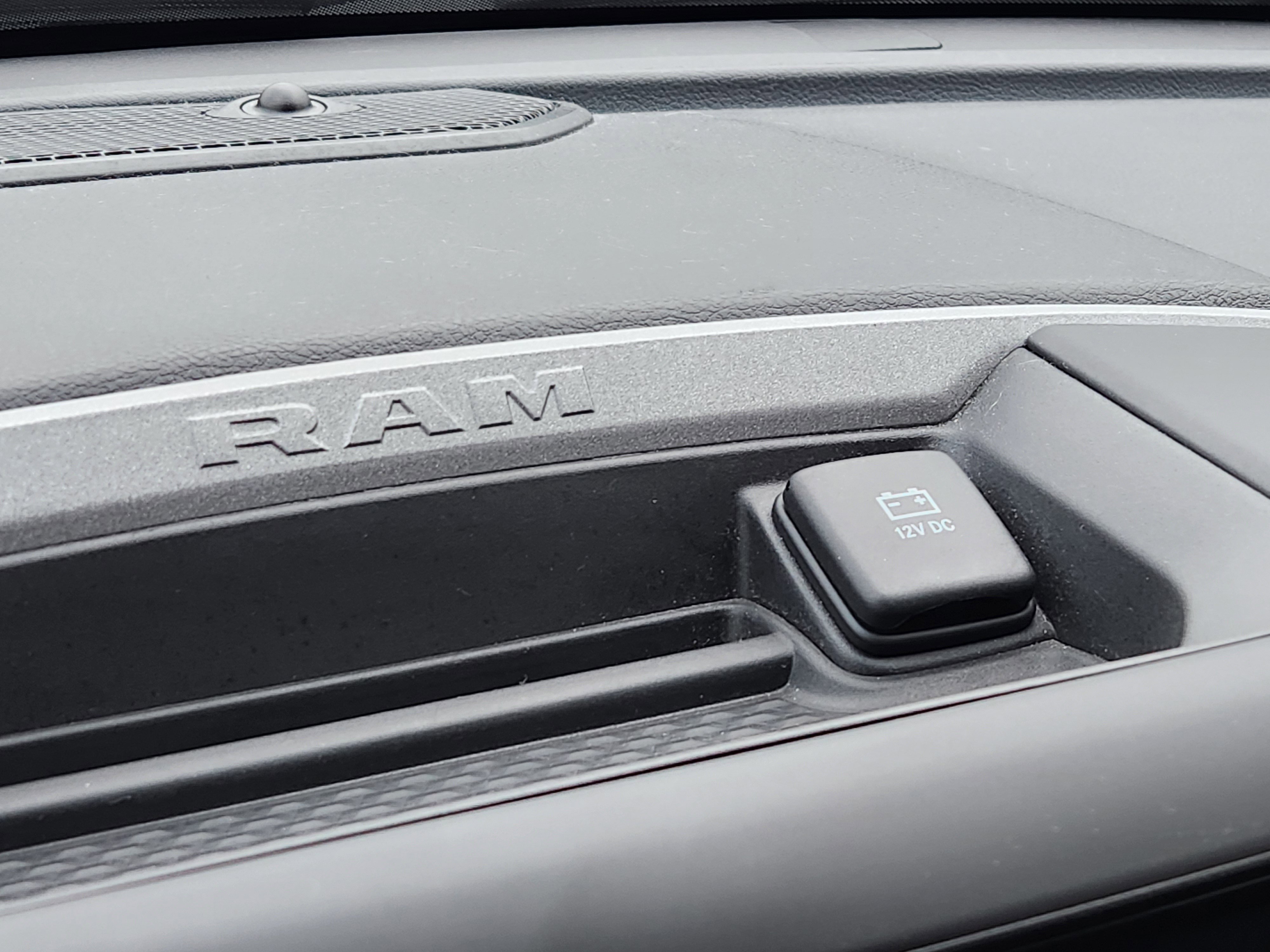 Used 2024 RAM 2500 Tradesman w/ Chrome Appearance Group image 31