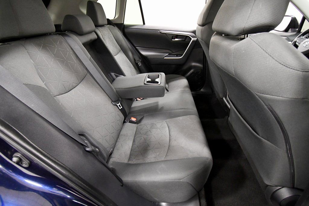 Used 2022 Toyota RAV4 XLE AWD/4WD image 17