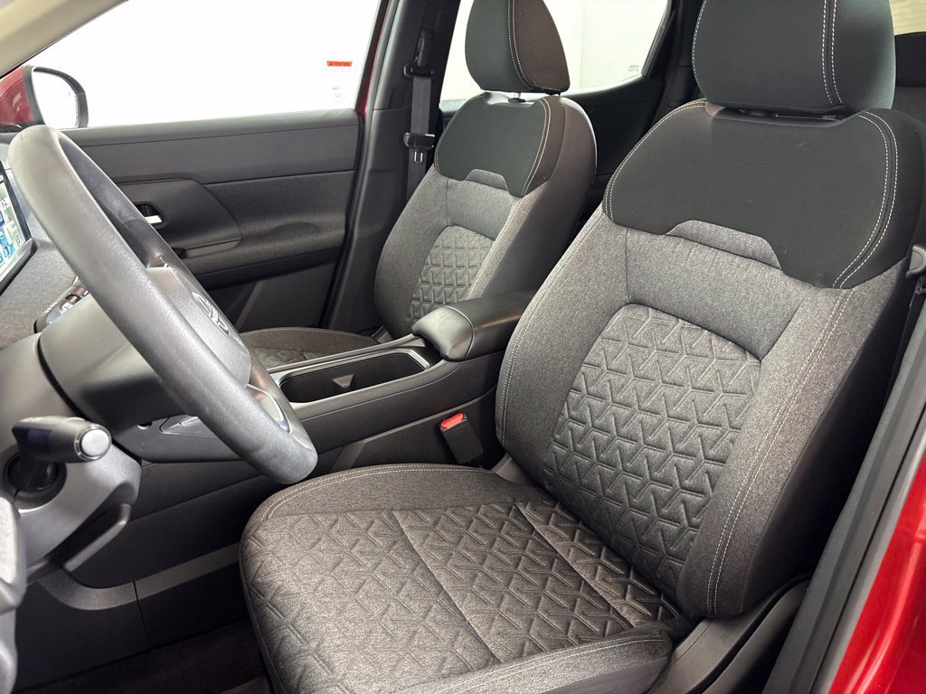 Used 2025 Nissan Kicks SV w/ Illumination Package FWD image 20
