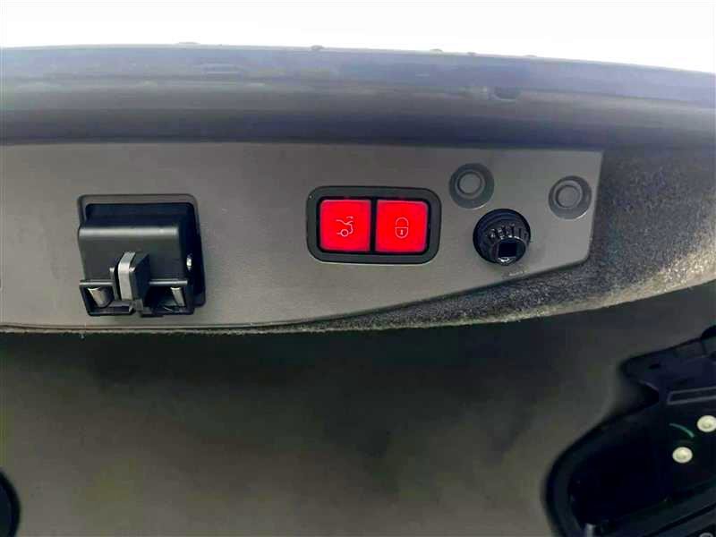 Used 2012 Mercedes-Benz SL 550 image 22