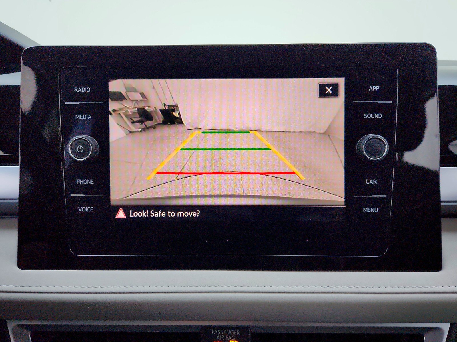Used 2025 Volkswagen Taos SE FWD image 19