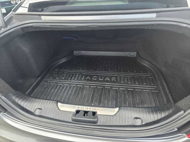 Used 2017 Jaguar XJ R-Sport image 17
