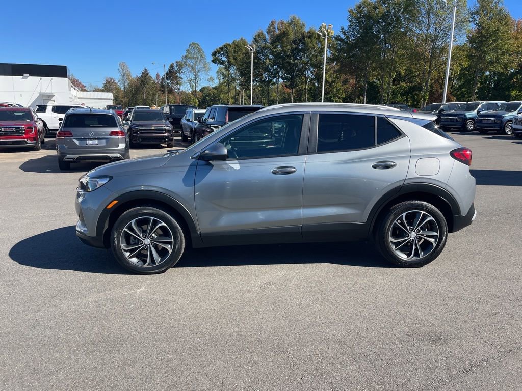 Used 2023 Buick Encore GX Select image 2