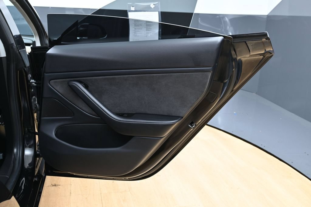 Used 2018 Tesla Model 3 Long Range RWD image 14
