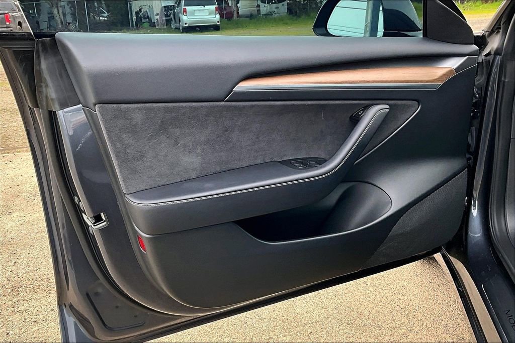 Used 2023 Tesla Model 3 Performance image 22