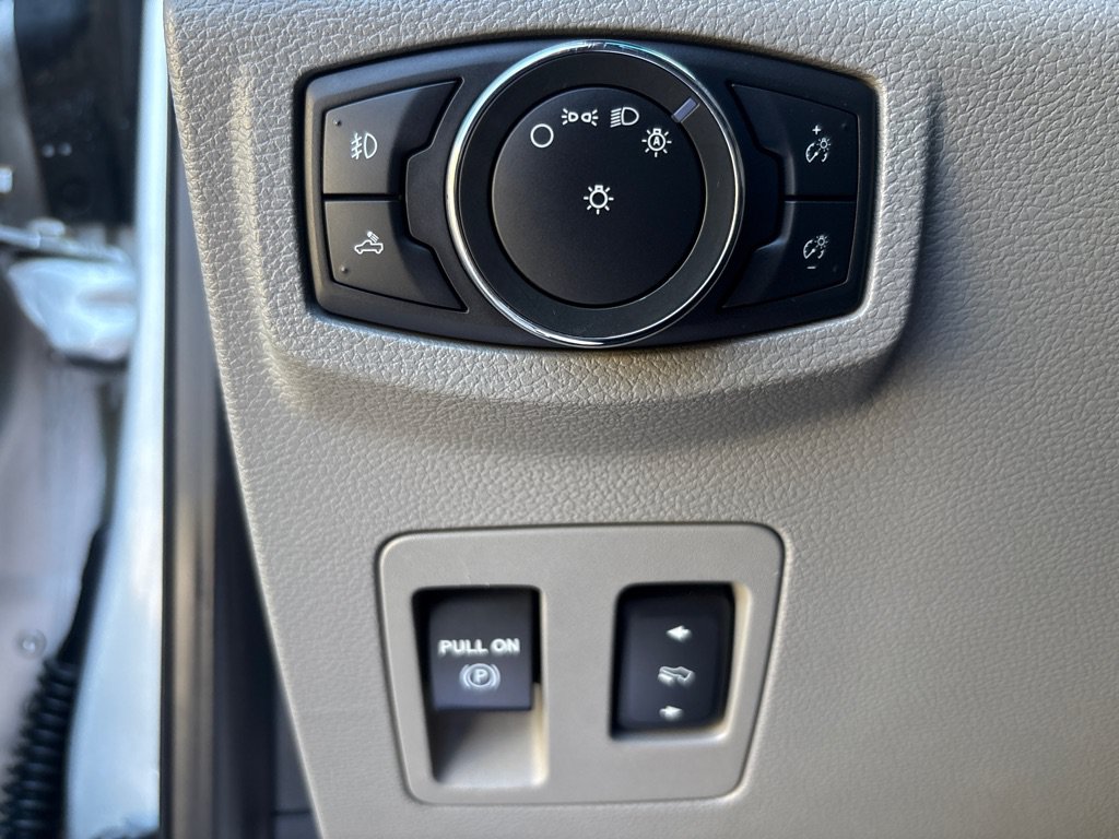 Used 2016 Ford F150 XLT w/ Equipment Group 302A Luxury AWD/4WD image 19
