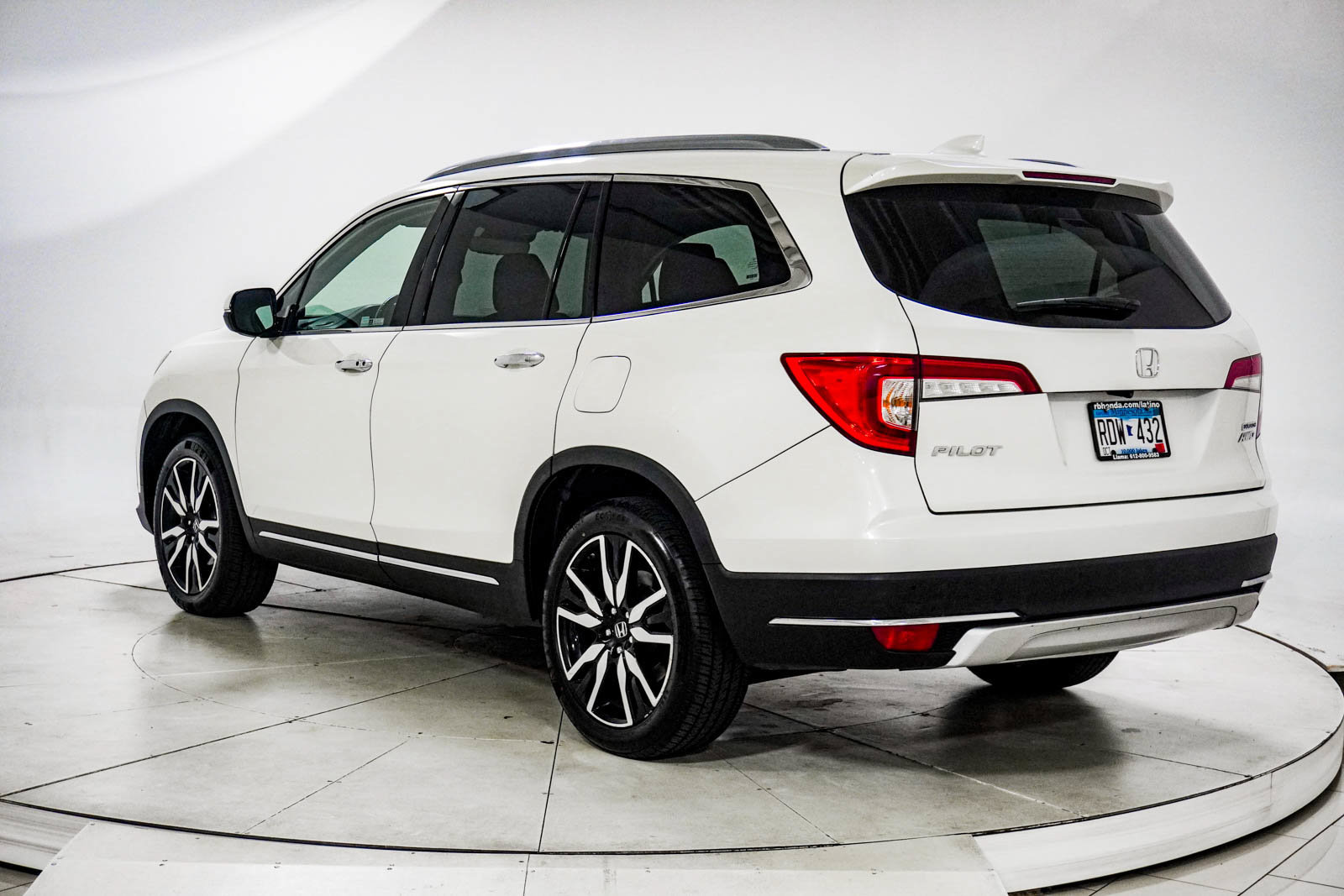 Used 2019 Honda Pilot Touring image 6