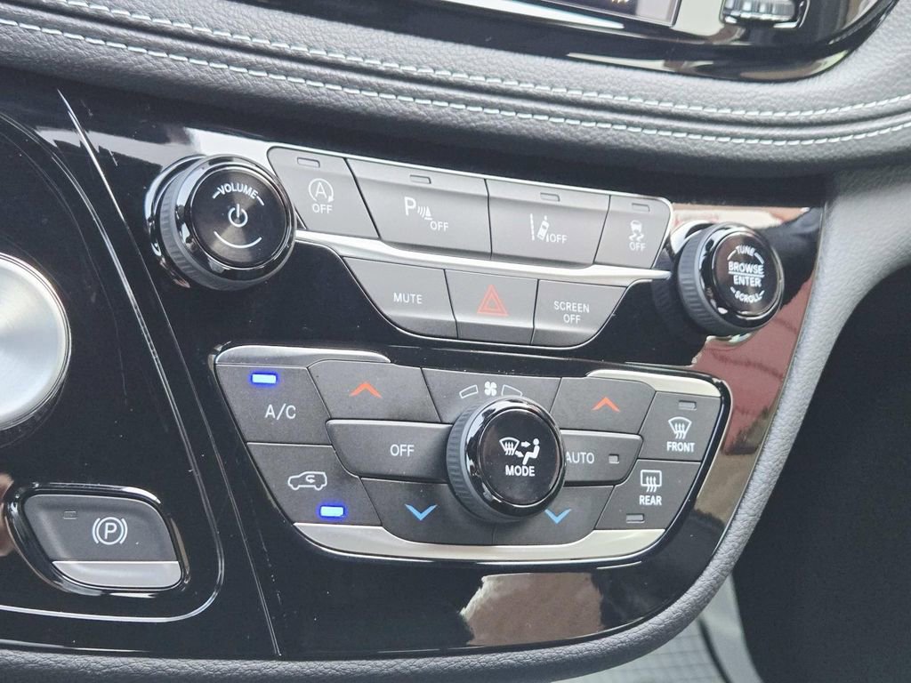 New 2026 Chrysler Pacifica Select image 28